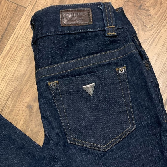 GUESS | NWOT Low-Cut Jeans - Picture 2 of 3